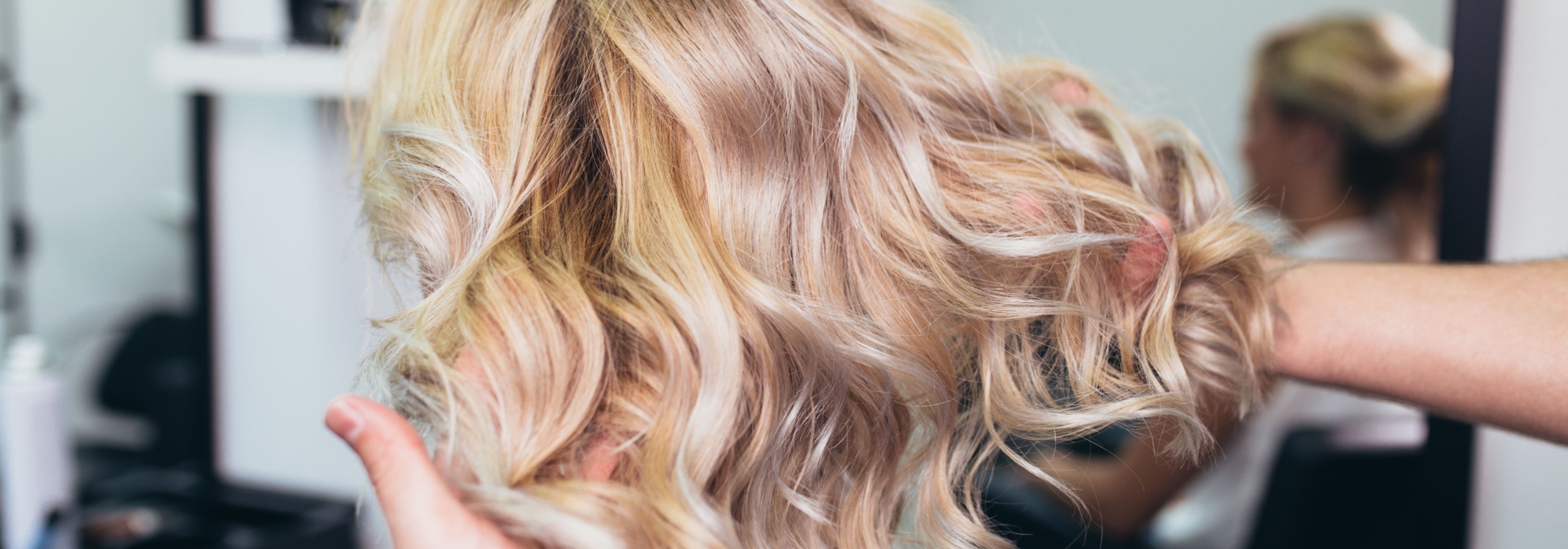 Envie de passer un moment de détente dédié à votre beauté ? Notre salon de coiffure à Pagny-sur-Moselle vous accueille dans une ambiance conviviale et chaleureuse.